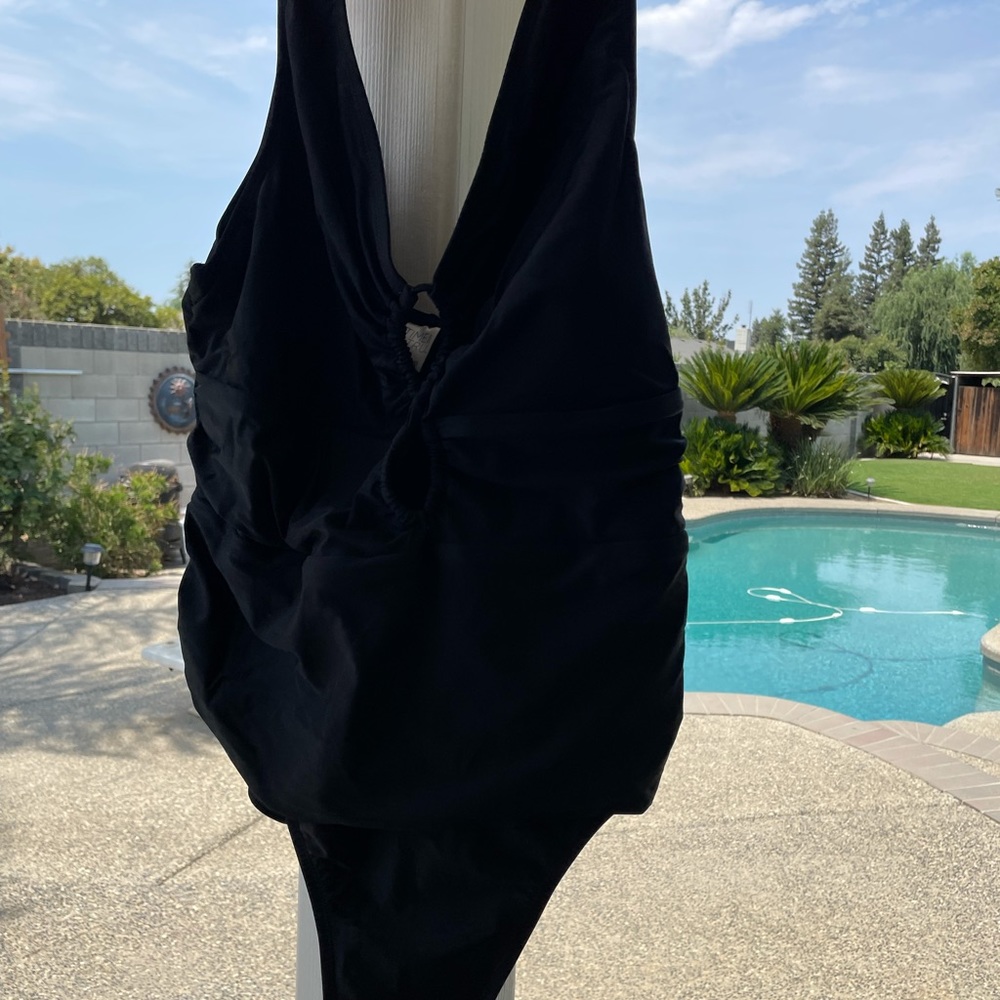 Plus Size One Piece Swimsuit. Black 3X
